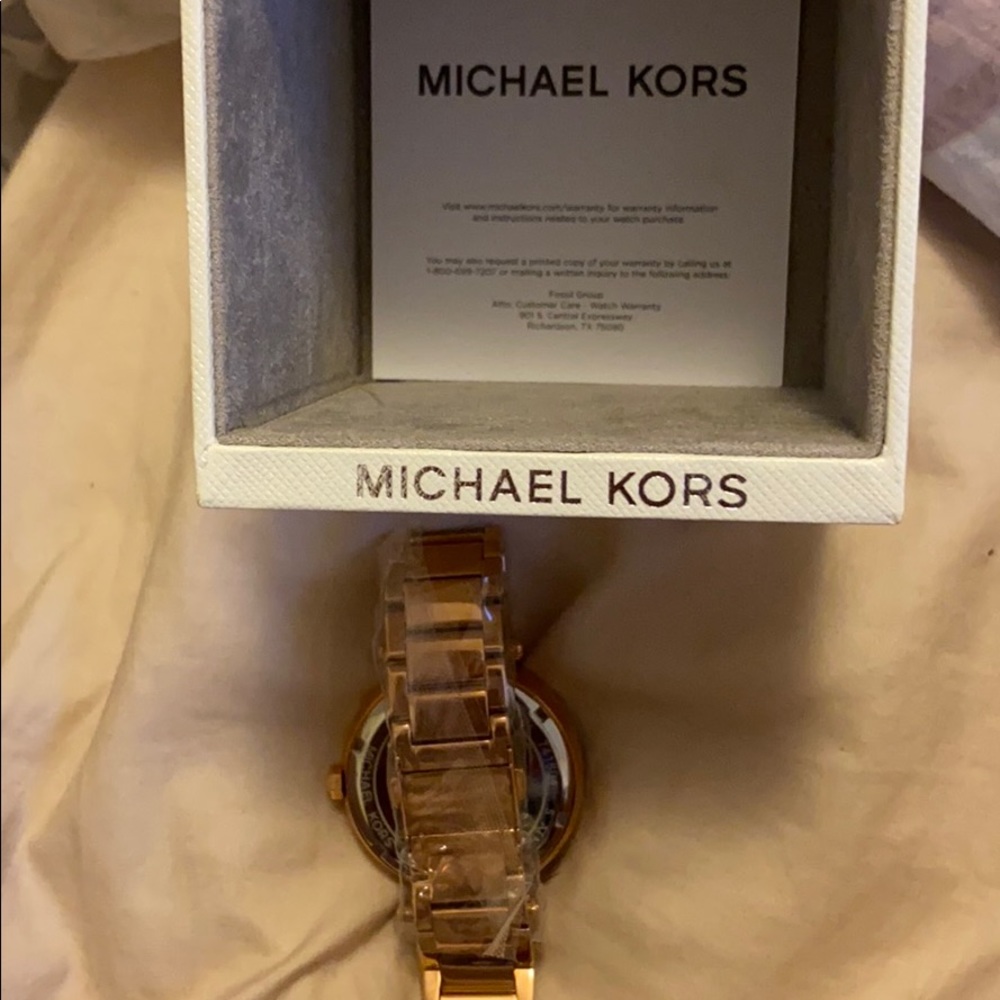 BRAND NEW MICHEAL KORS WATCH - Picture 3 of 4